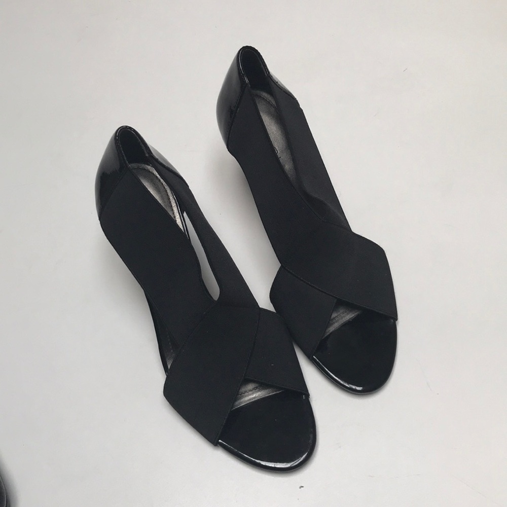 Black tahari heels